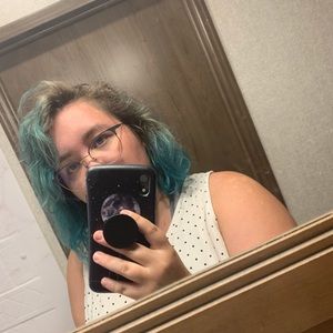 Meet your Posher, Ashley